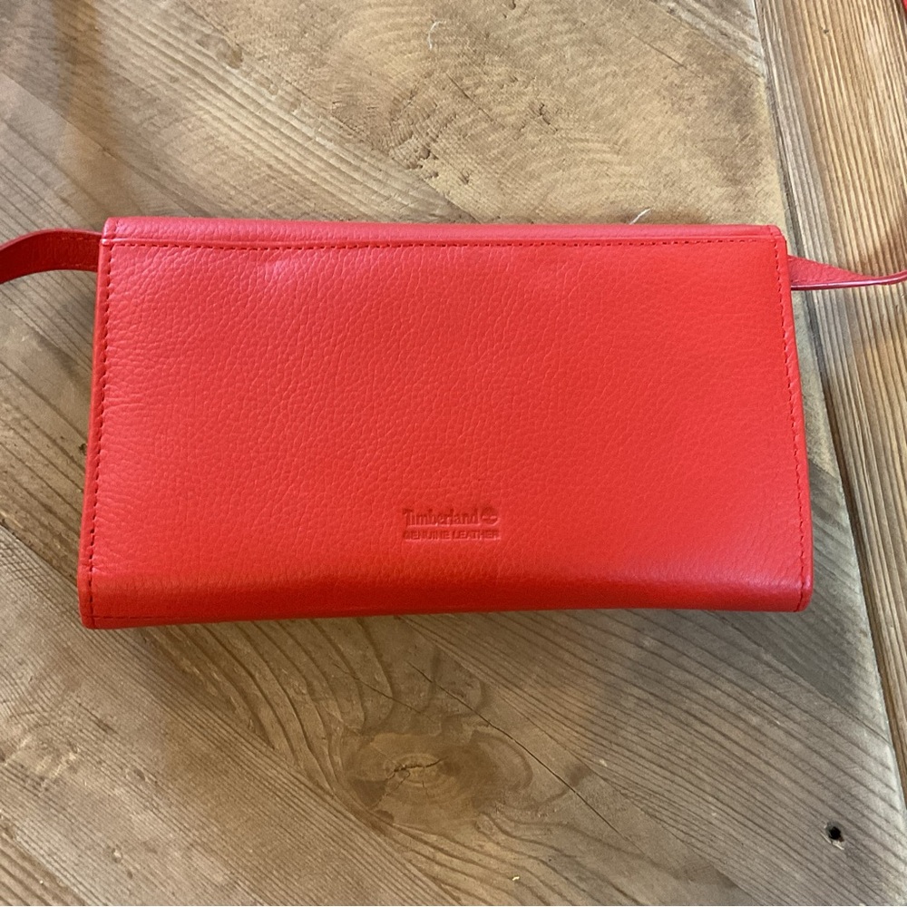 Timberland Cherry Red Leather Crossbody Phone Wallet‎ NWT - Picture 4 of 10